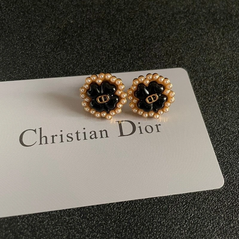 Christian Dior Earrings Effortless 232686