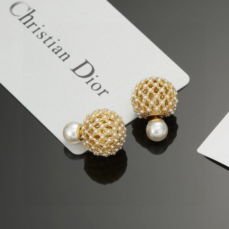 Fashionable Christian Dior Earrings 232645