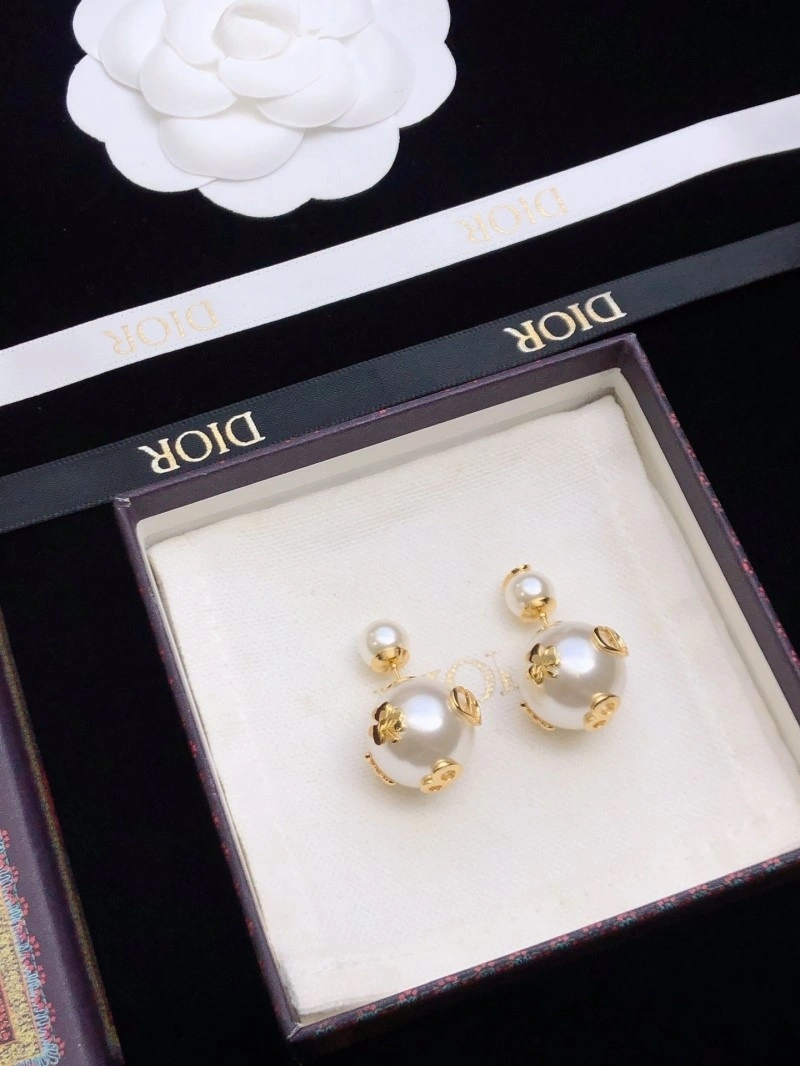 FashionForward Christian Dior Earrings 232673