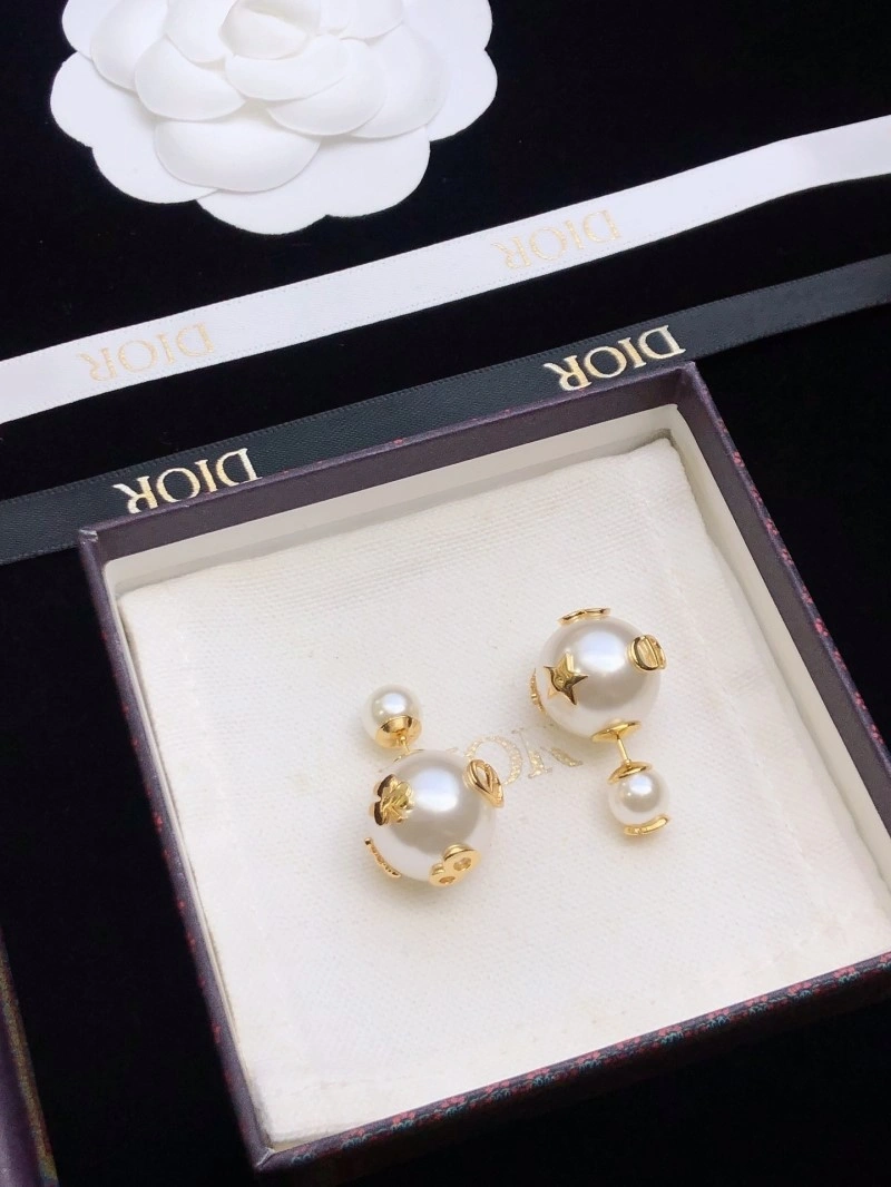 FashionForward Christian Dior Earrings 232673