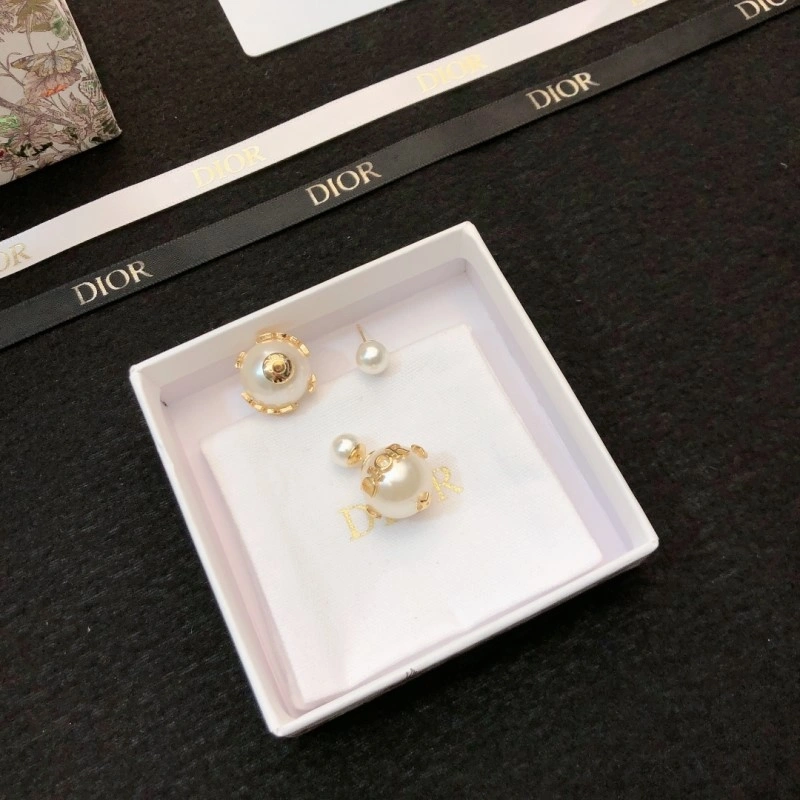Christian Dior Earrings MoistureWicking 232644
