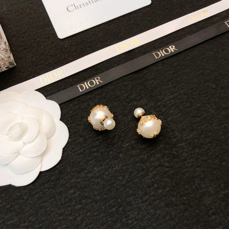 Christian Dior Earrings MoistureWicking 232644