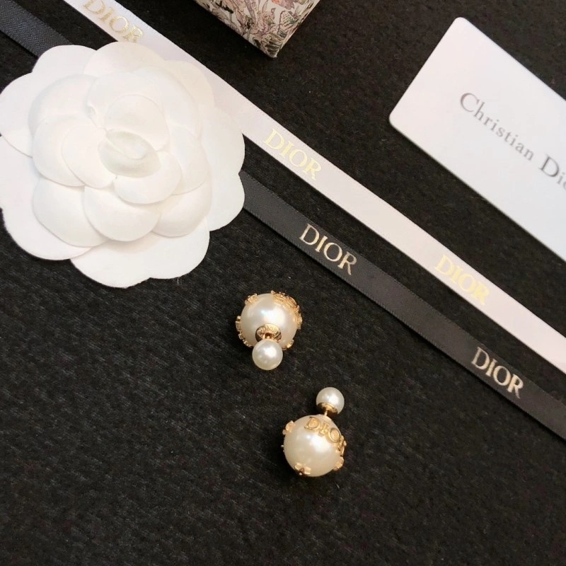 Christian Dior Earrings MoistureWicking 232644