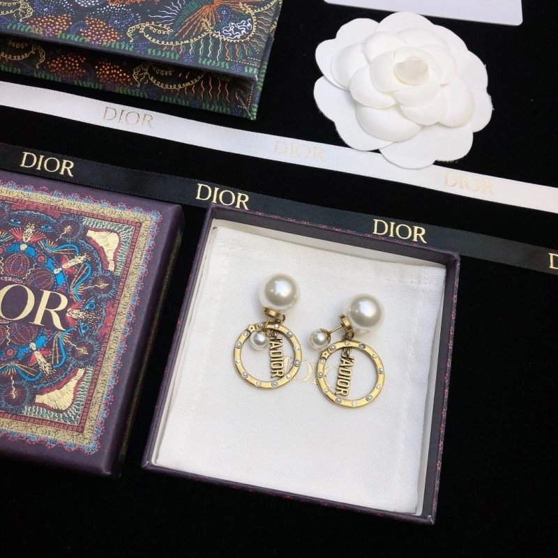 Chic Christian Dior Earrings 232652