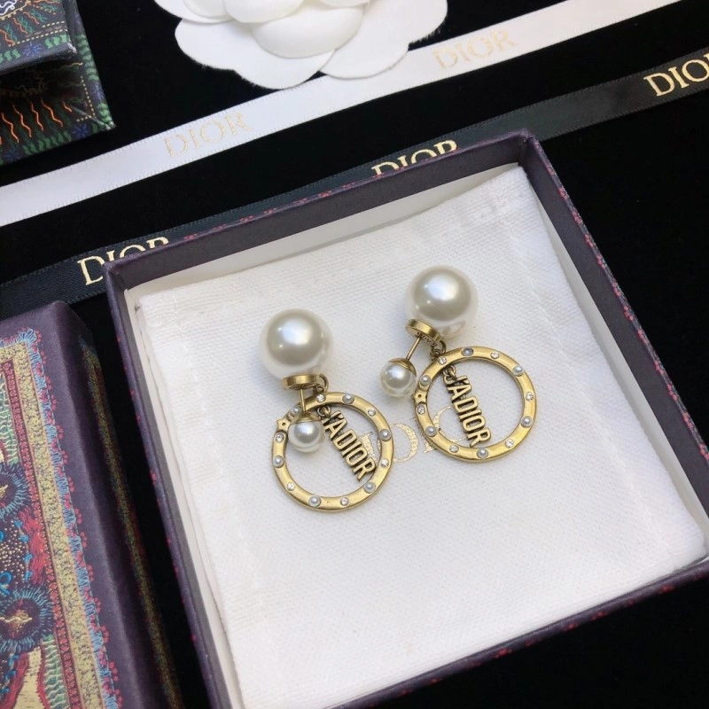 Chic Christian Dior Earrings 232652