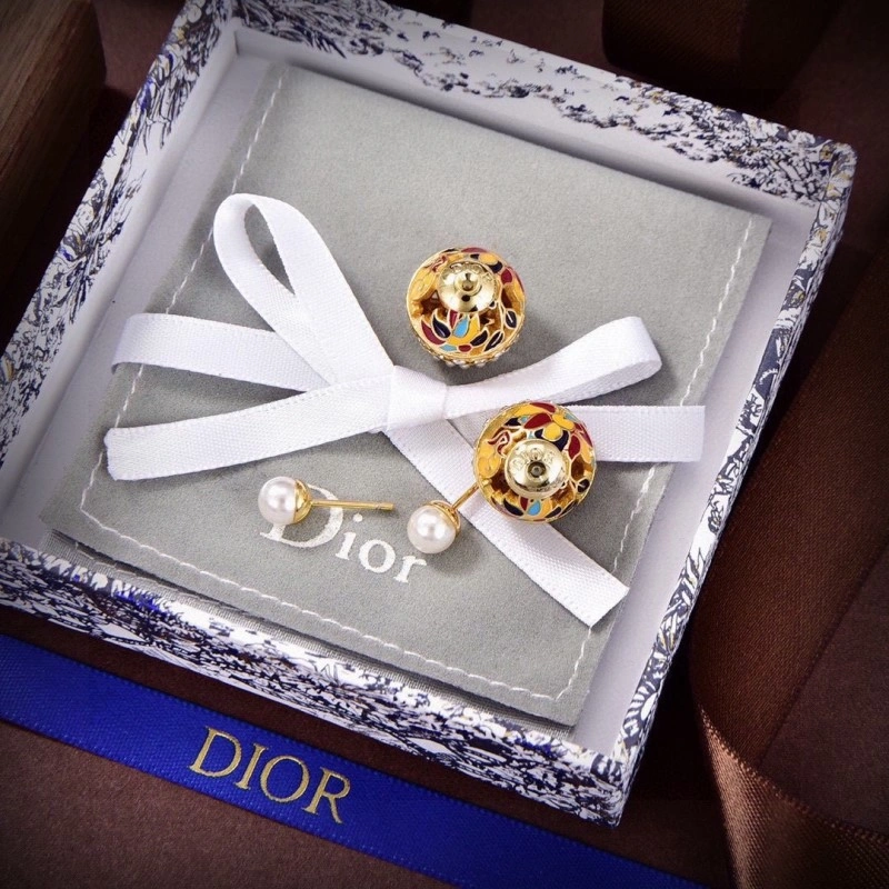 Efficient Christian Dior Earrings 232624