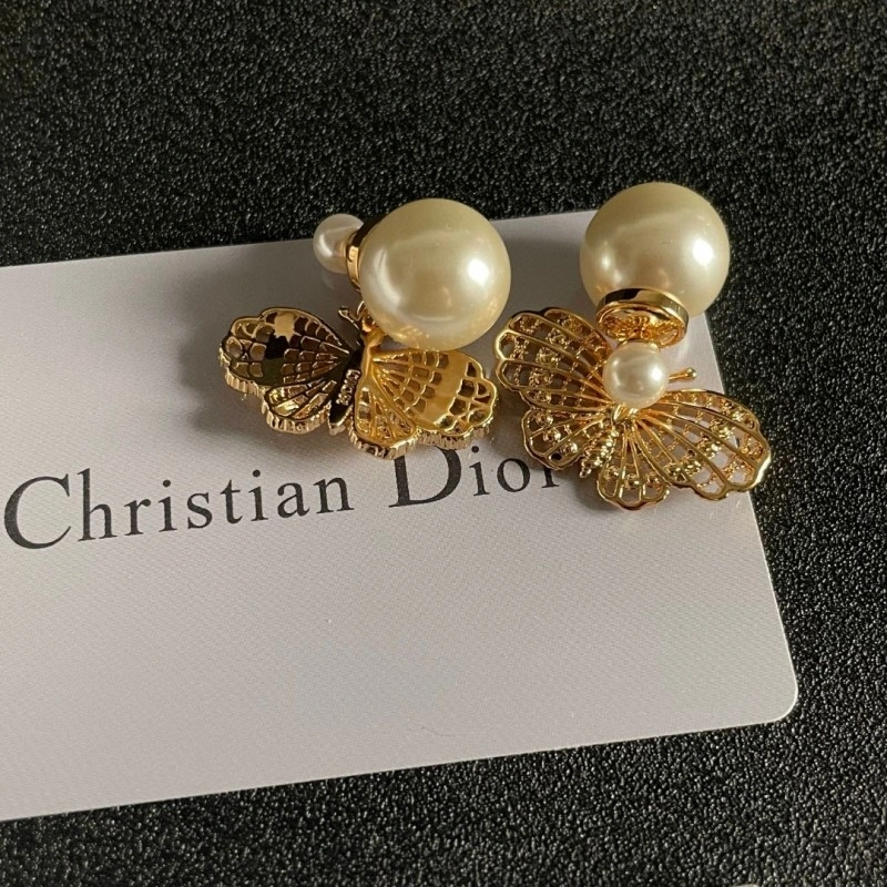 Lightweight Christian Dior Earrings 232626