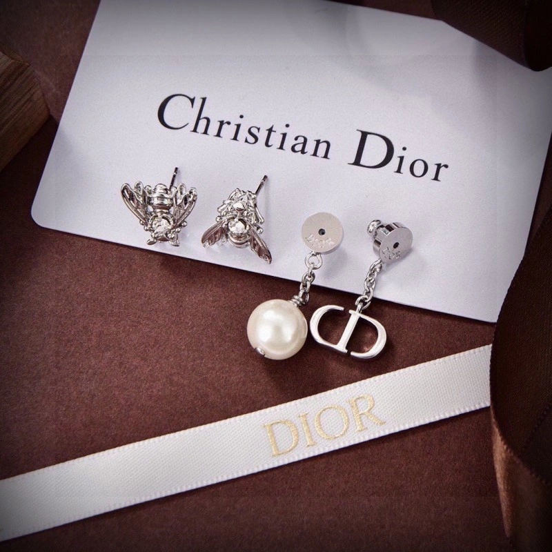 Functional Christian Dior Earrings 232639
