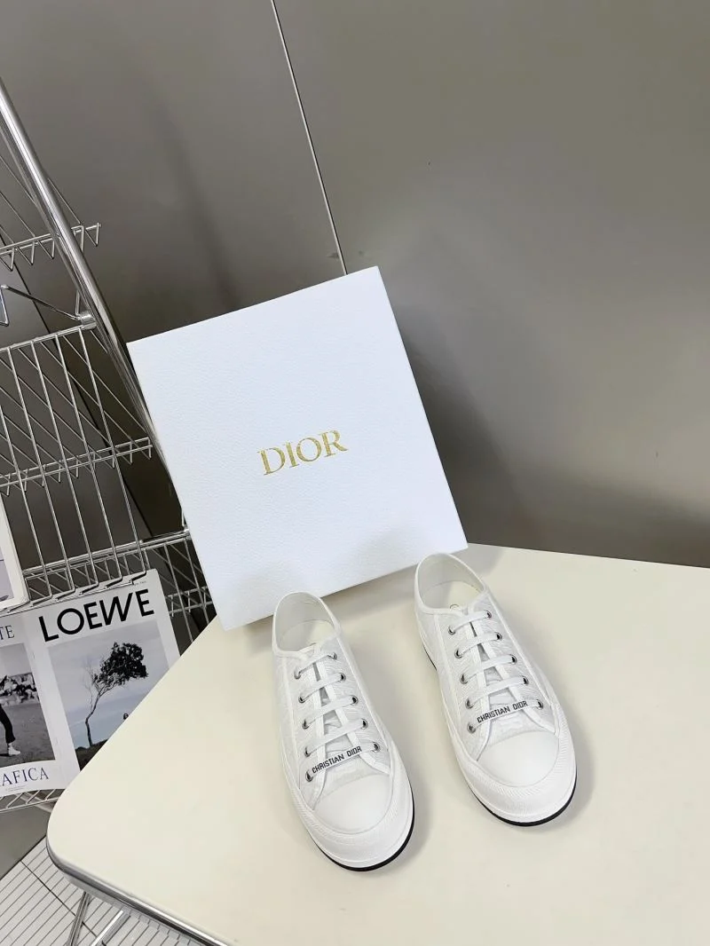 Elegant Christian Dior Flat Shoes 21324