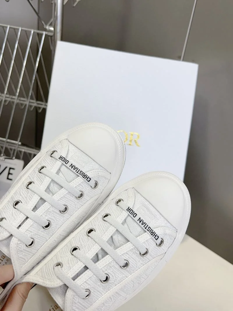 Elegant Christian Dior Flat Shoes 21324