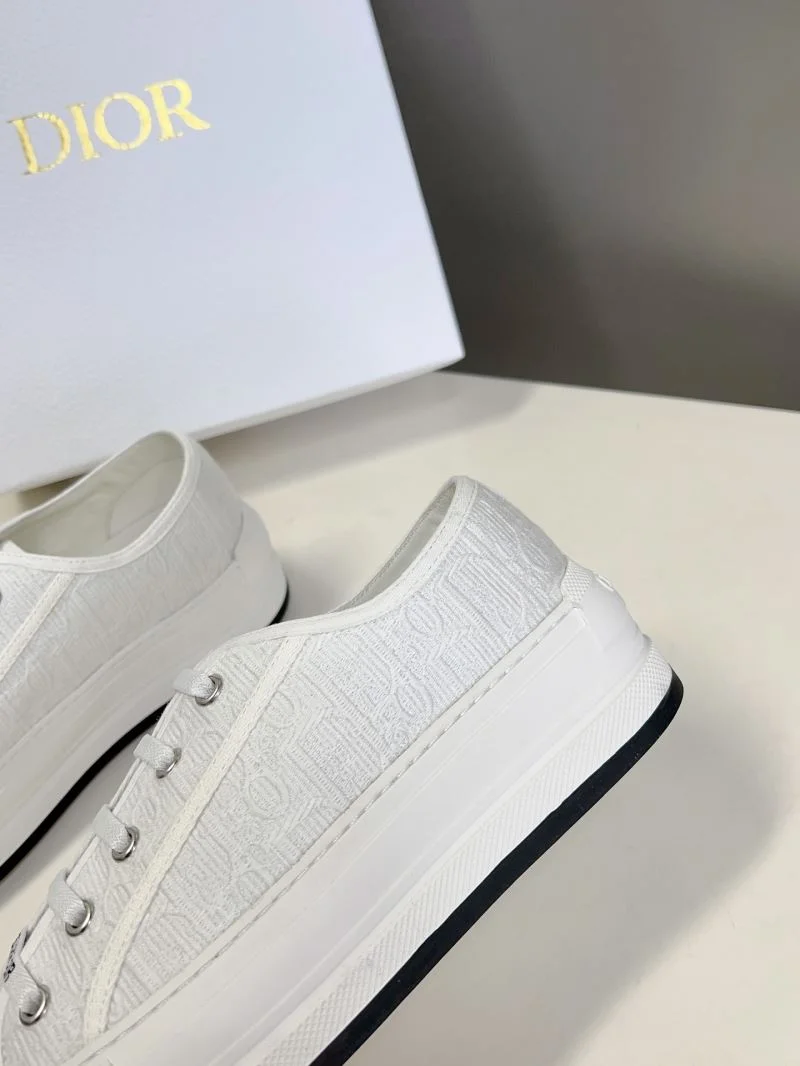Elegant Christian Dior Flat Shoes 21324