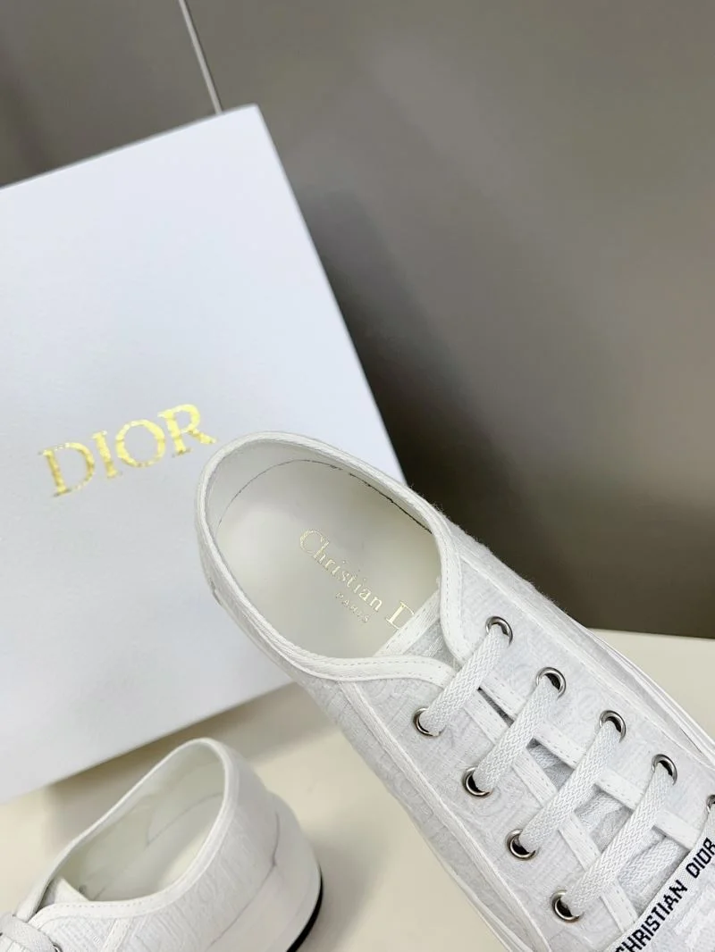Elegant Christian Dior Flat Shoes 21324