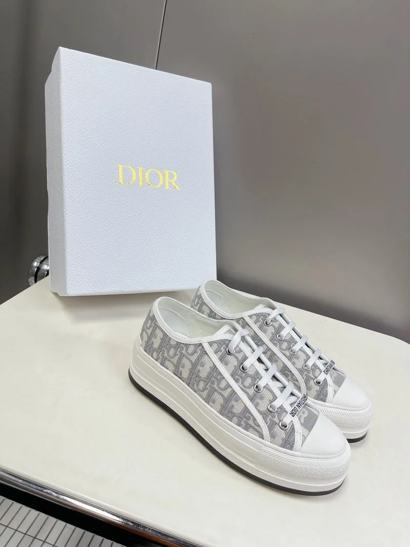 Stylish Christian Dior Flat Shoes 21315
