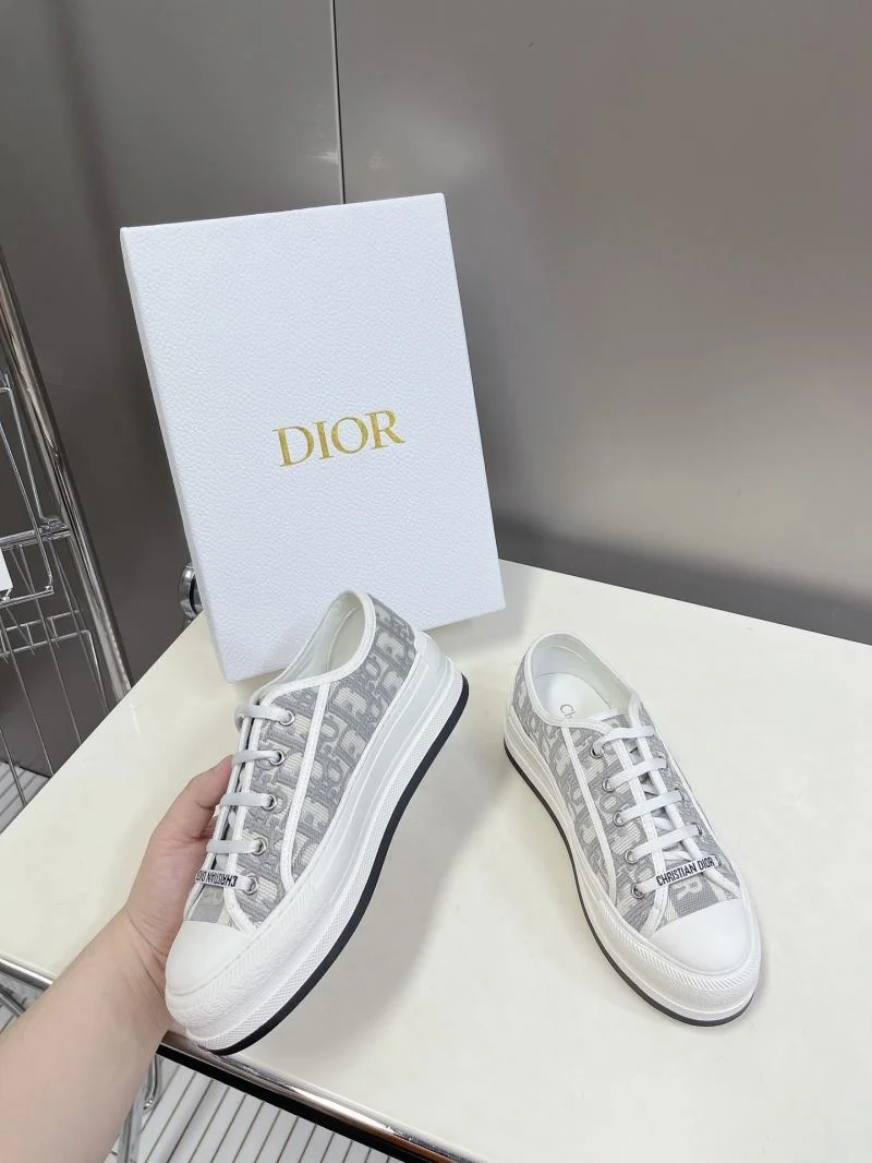 Stylish Christian Dior Flat Shoes 21315