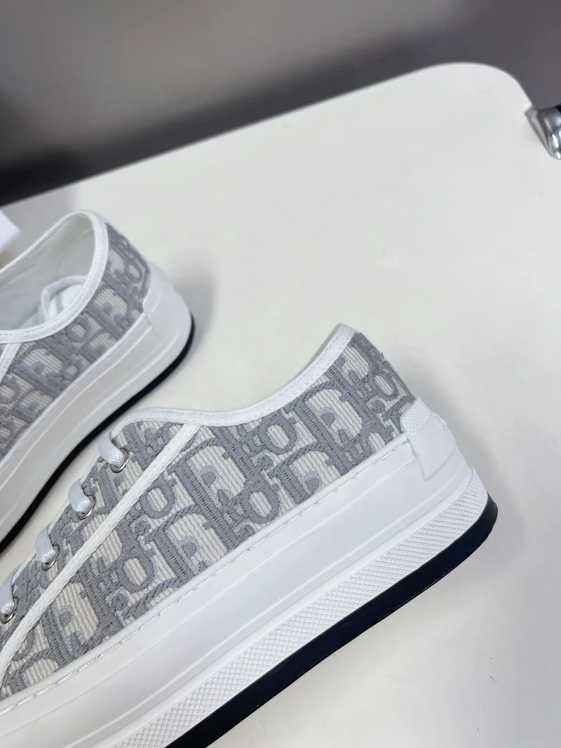 Stylish Christian Dior Flat Shoes 21315