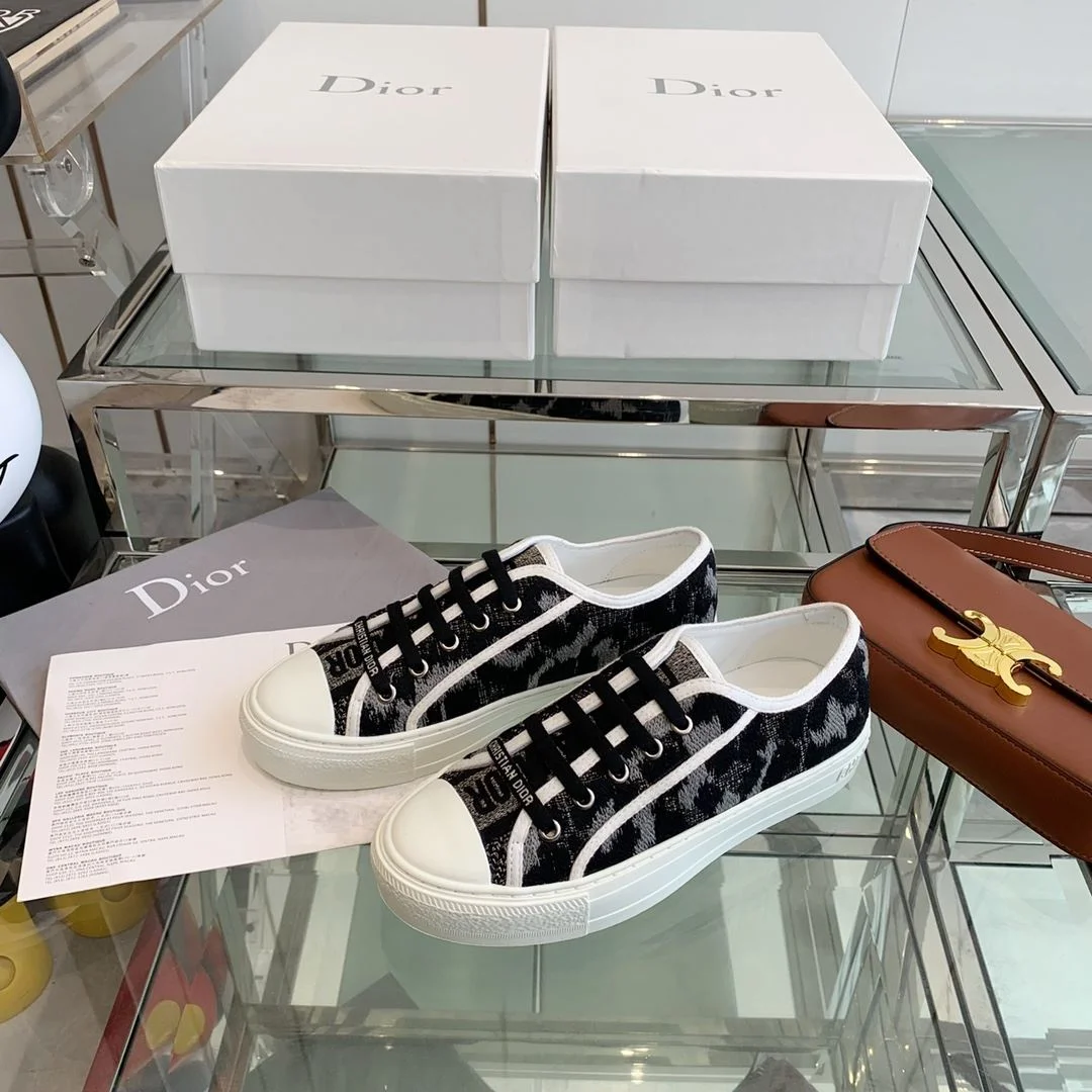 Durable Christian Dior Flat Shoes 21311