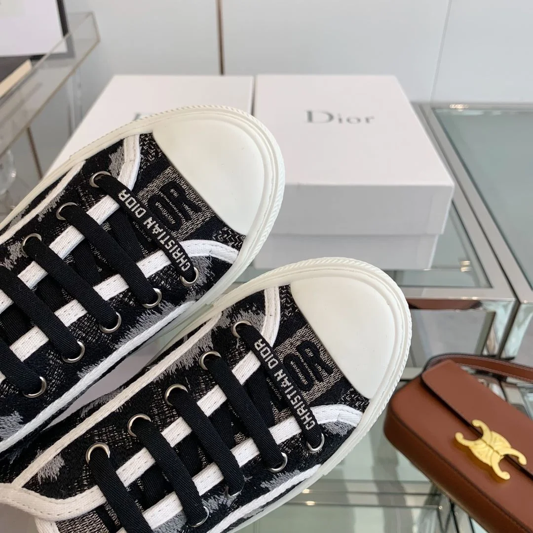 Durable Christian Dior Flat Shoes 21311