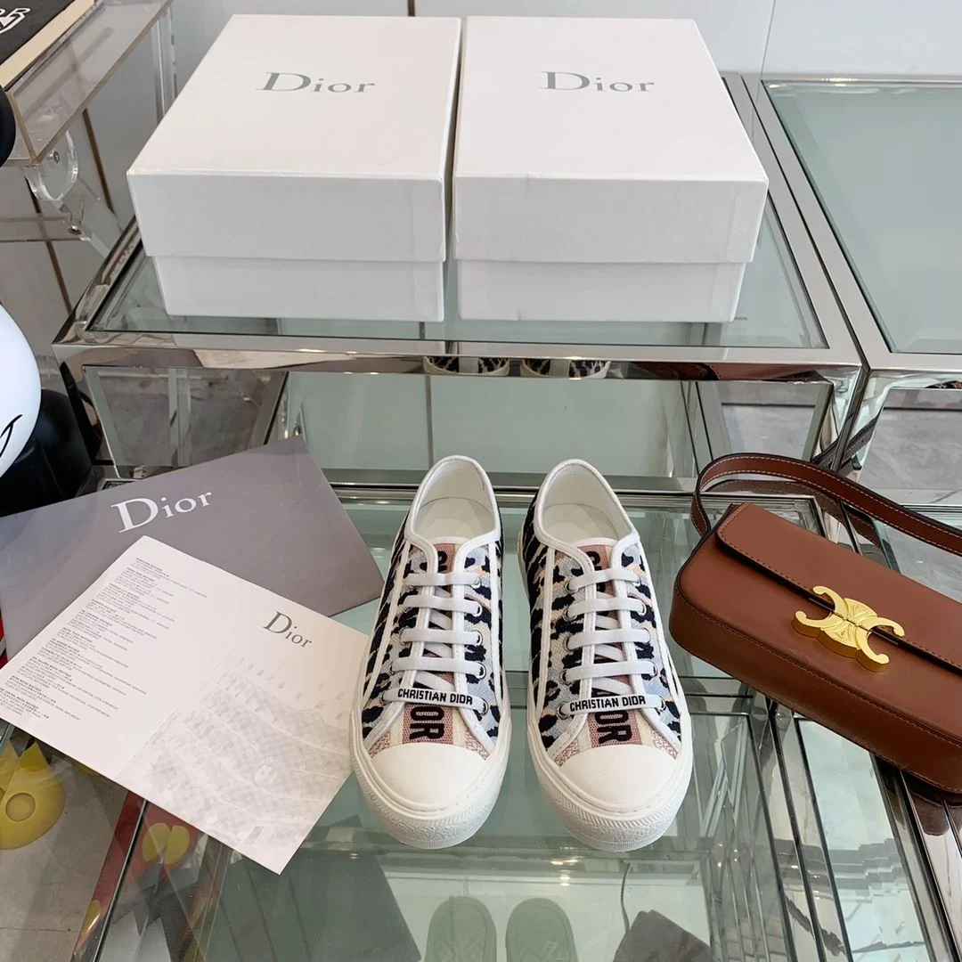 Trendy Christian Dior Flat Shoes 21375