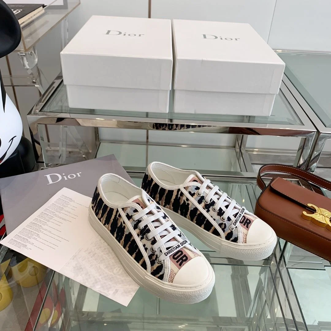 Trendy Christian Dior Flat Shoes 21375
