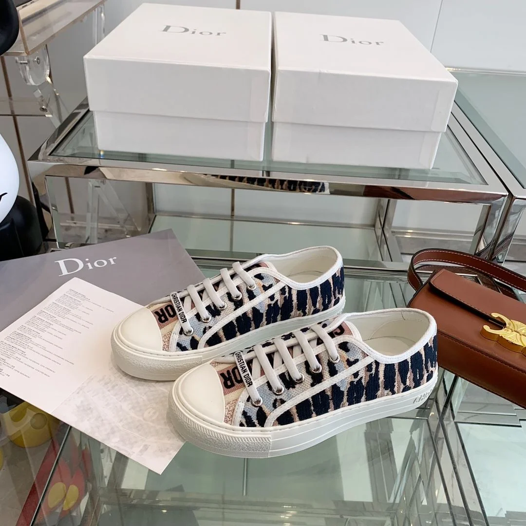 Trendy Christian Dior Flat Shoes 21375