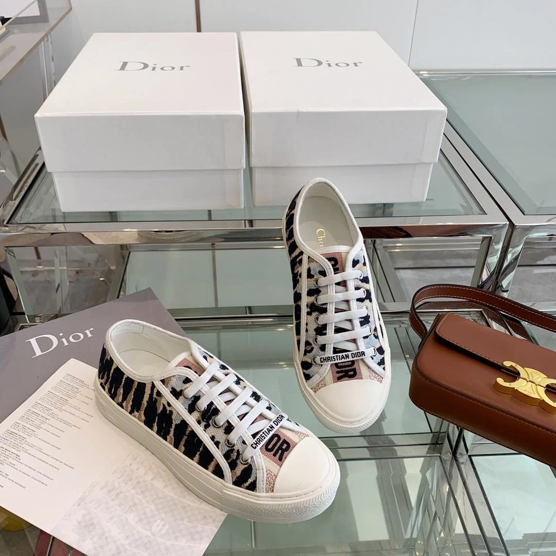 Trendy Christian Dior Flat Shoes 21375