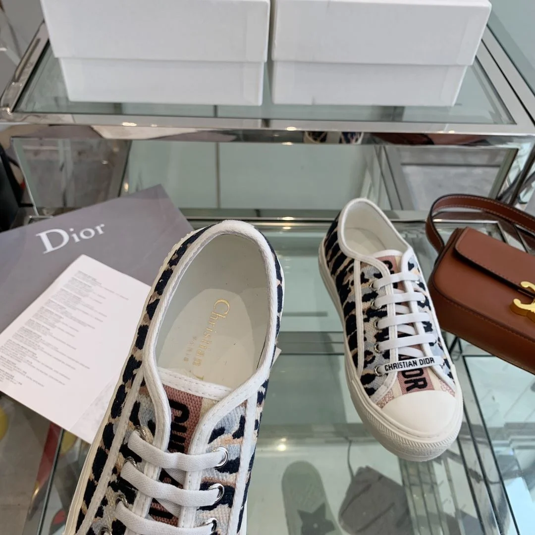Trendy Christian Dior Flat Shoes 21375