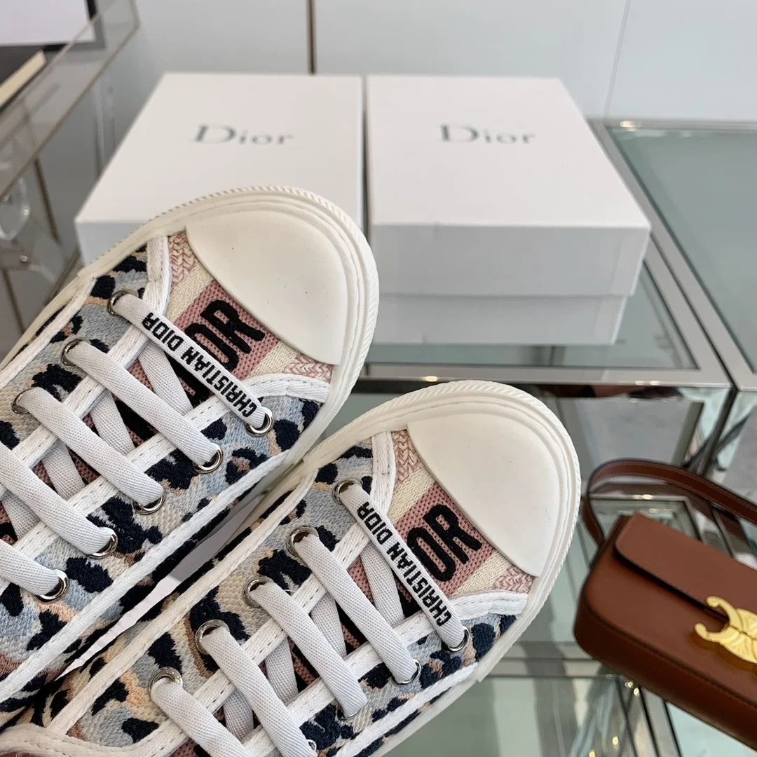 Trendy Christian Dior Flat Shoes 21375