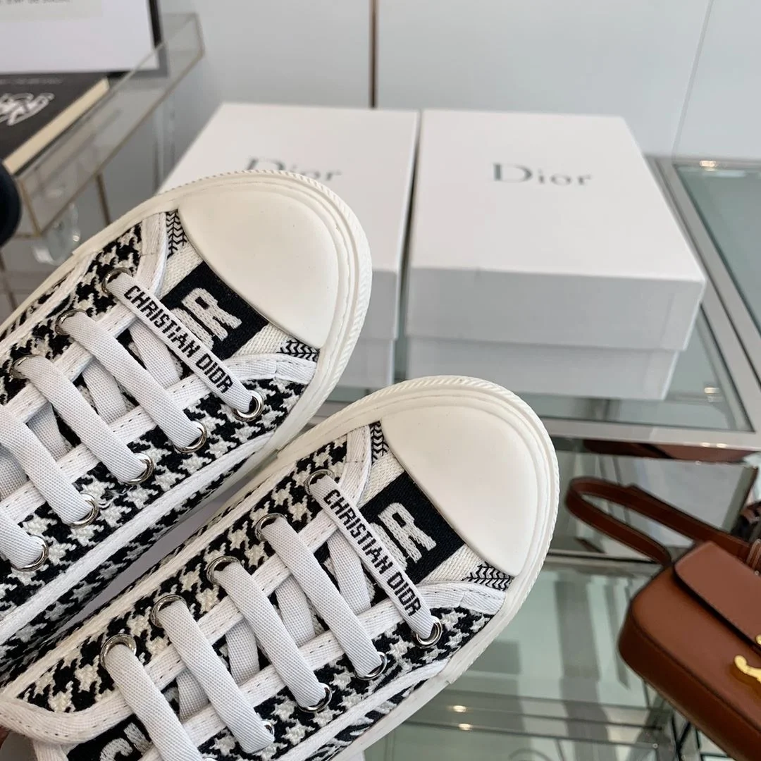 SportInspired Christian Dior Flat Shoes 21301