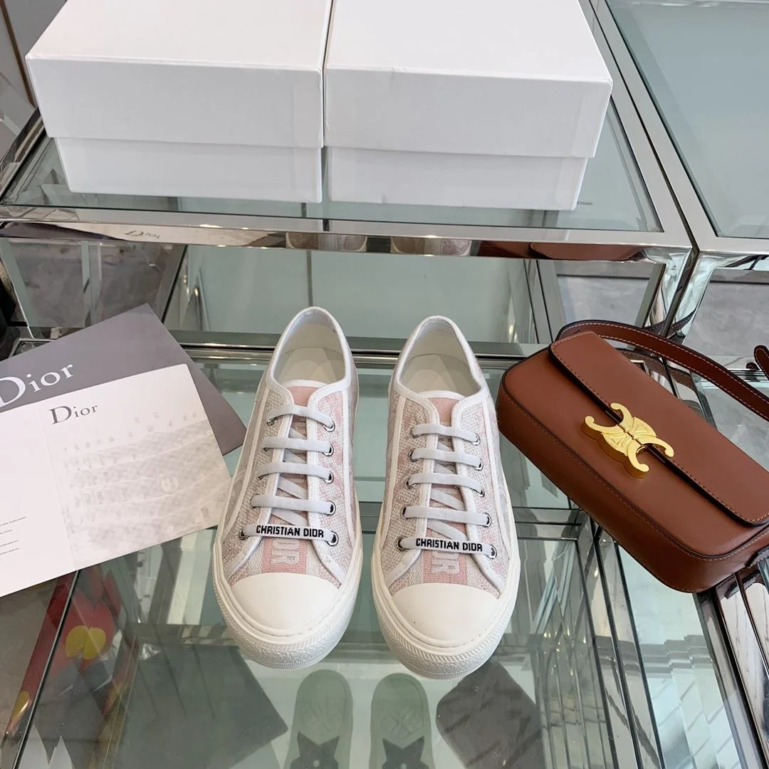 Tailored Christian Dior Flat Shoes 21298