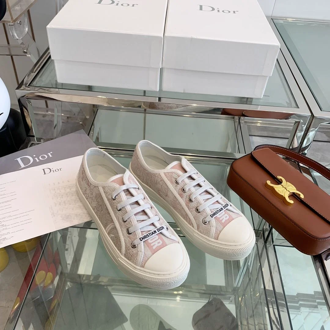Tailored Christian Dior Flat Shoes 21298