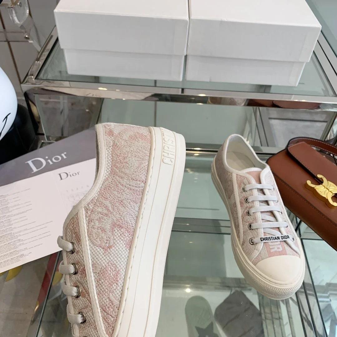 Tailored Christian Dior Flat Shoes 21298