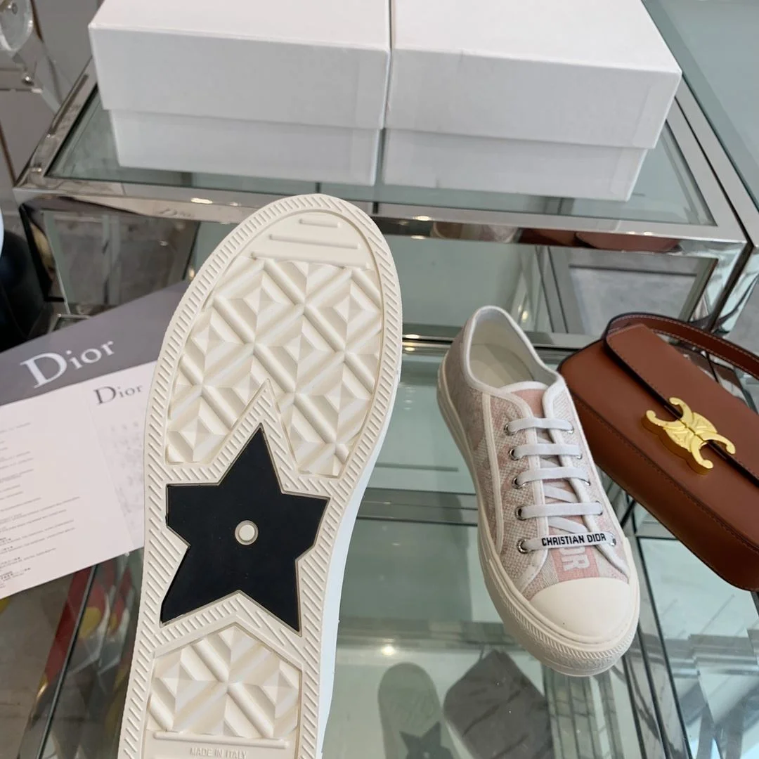 Tailored Christian Dior Flat Shoes 21298