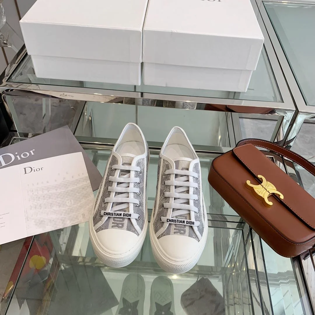WellDesigned Christian Dior Flat Shoes 21292