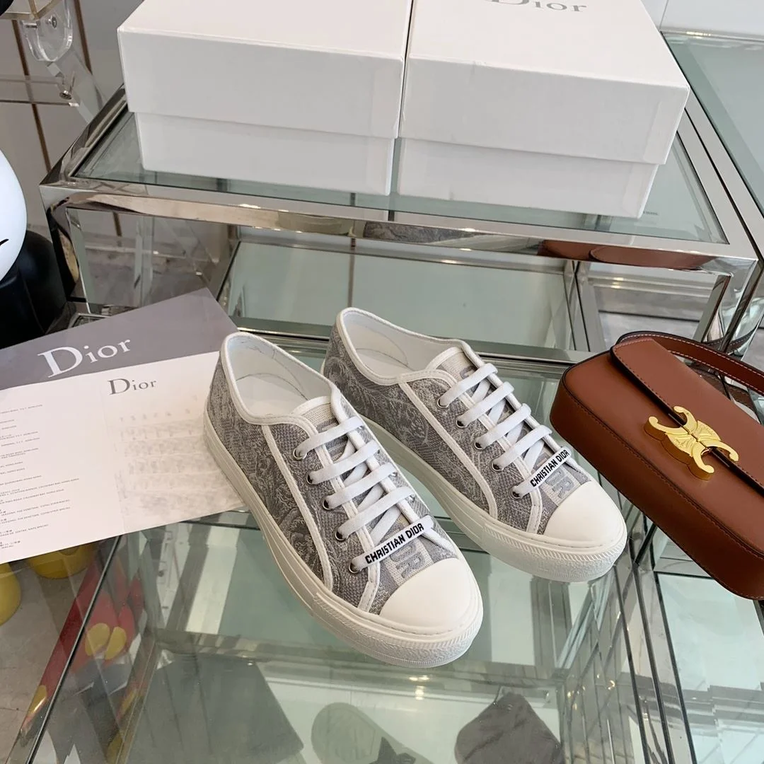 WellDesigned Christian Dior Flat Shoes 21292