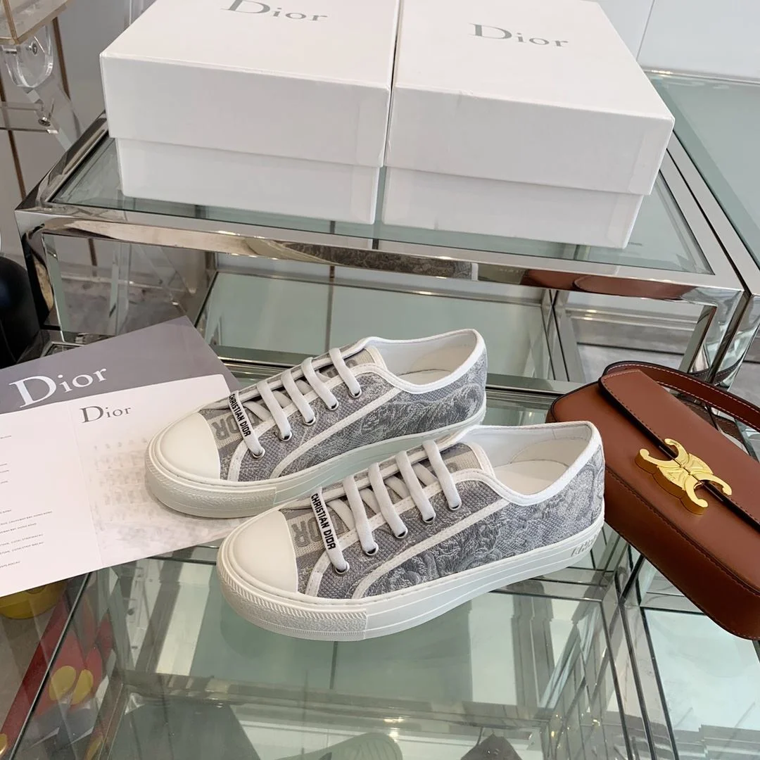 WellDesigned Christian Dior Flat Shoes 21292