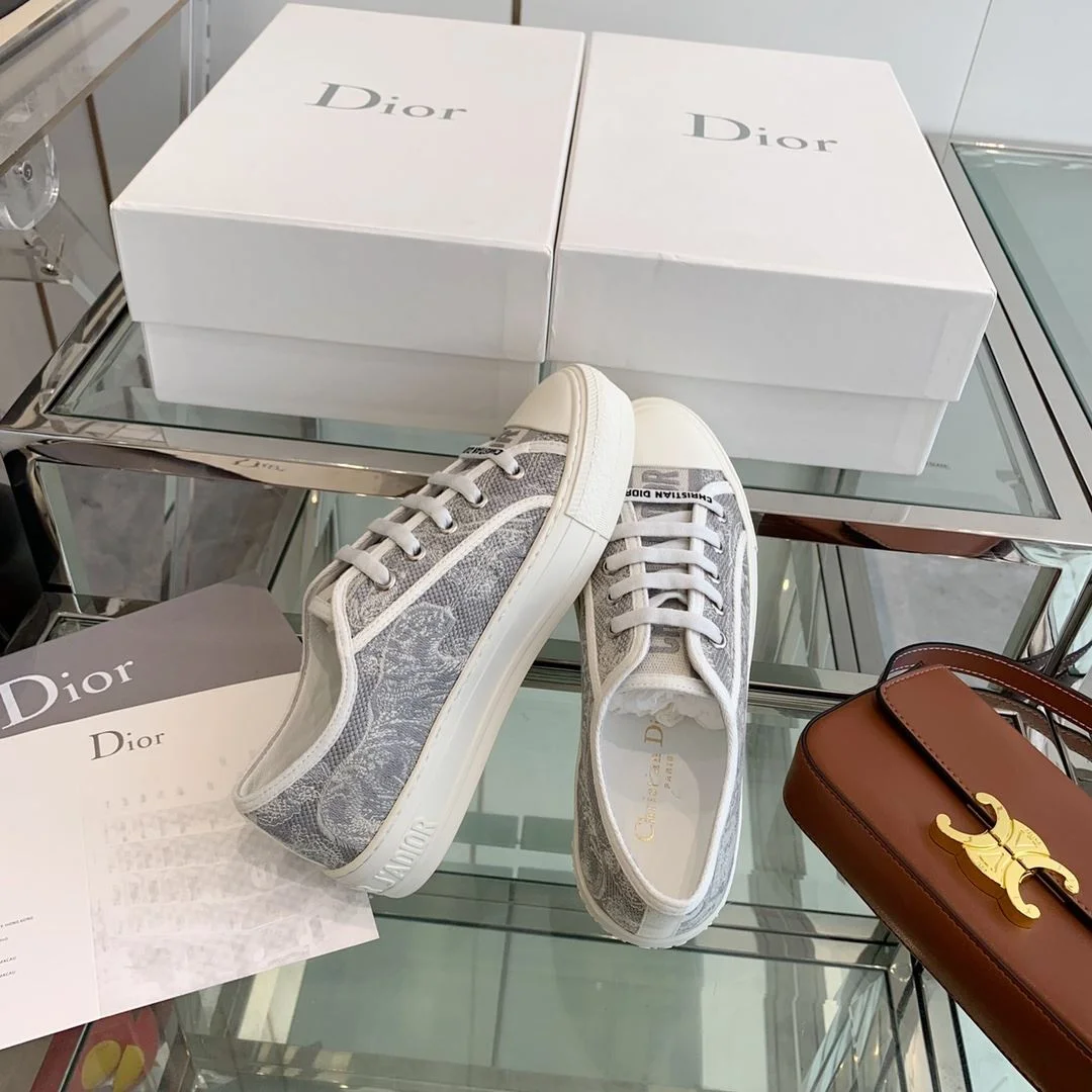 WellDesigned Christian Dior Flat Shoes 21292
