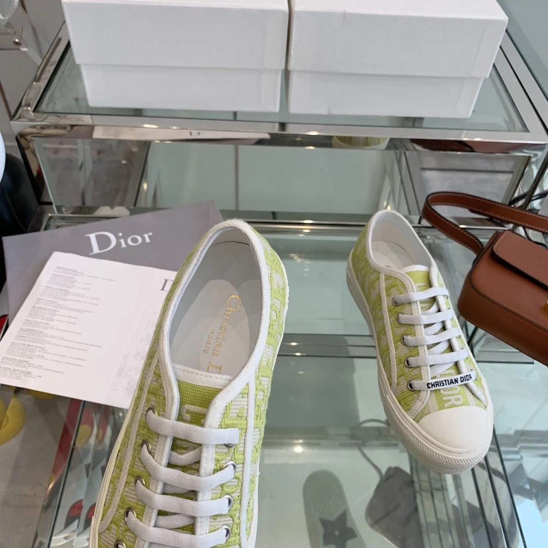 Stylish Christian Dior Flat Shoes 21291