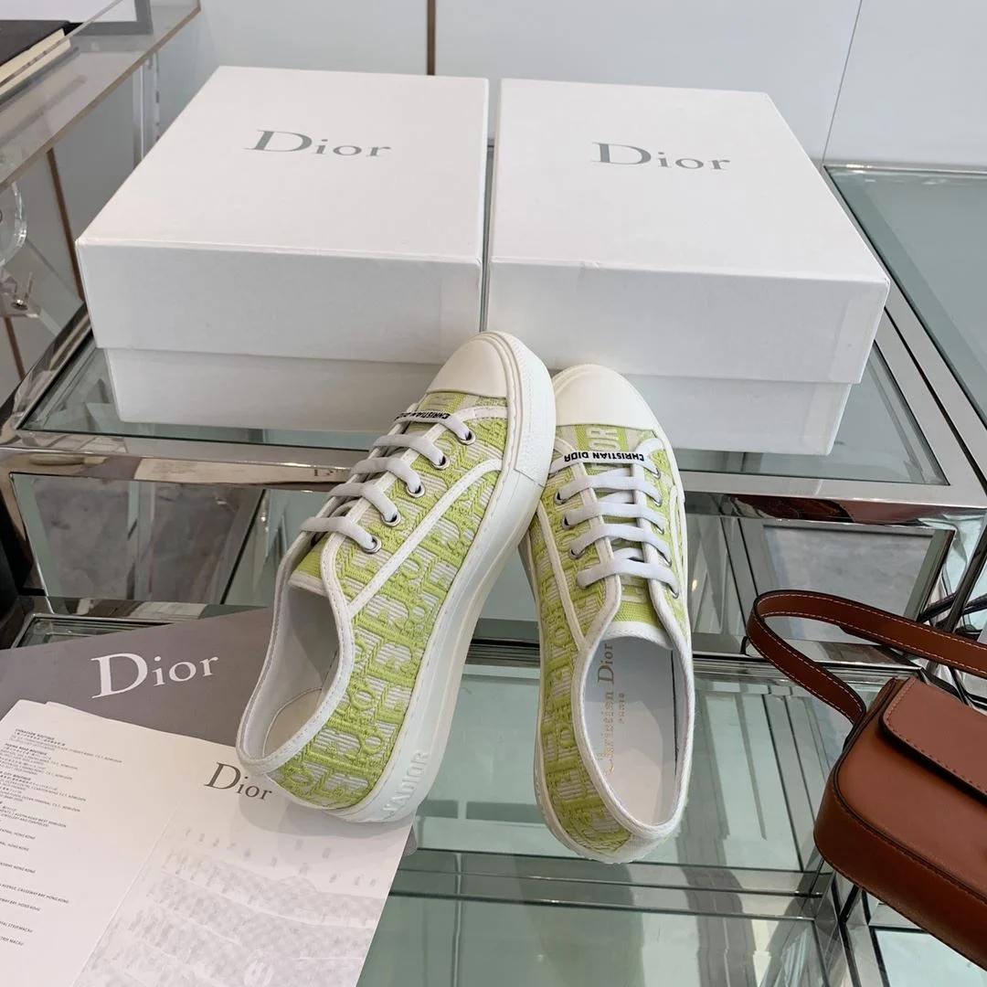 Stylish Christian Dior Flat Shoes 21291