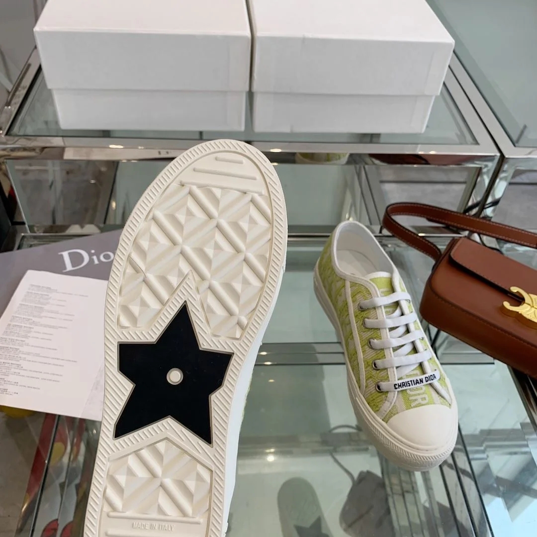Stylish Christian Dior Flat Shoes 21291
