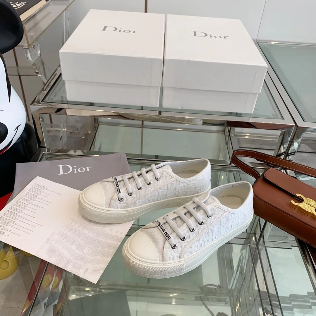 ComfortFit Christian Dior Flat Shoes 21352