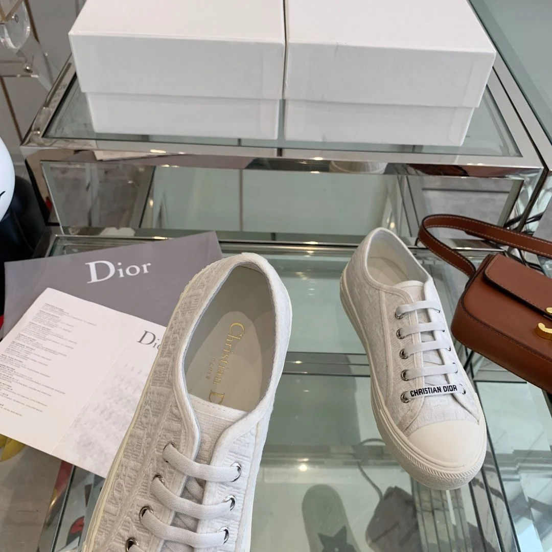 ComfortFit Christian Dior Flat Shoes 21352