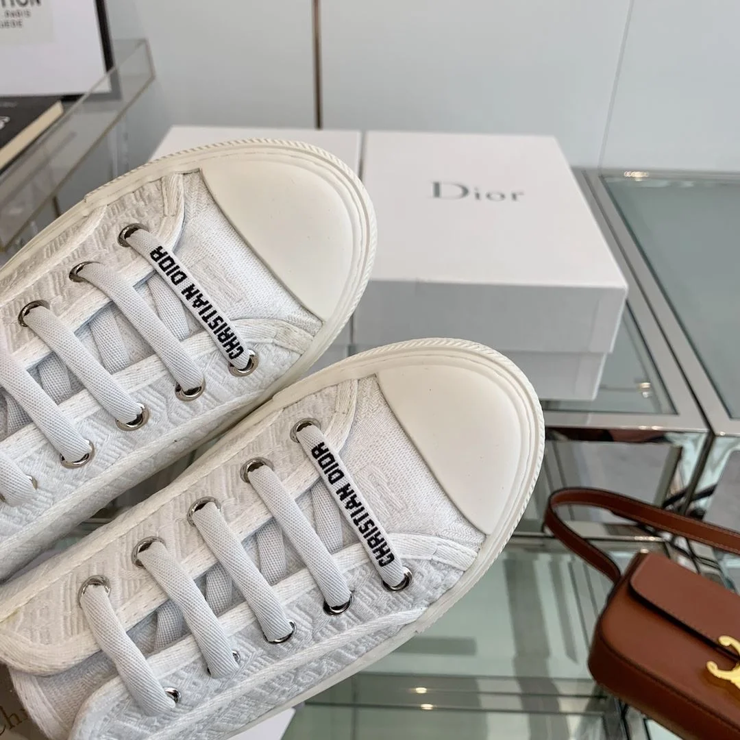 ComfortFit Christian Dior Flat Shoes 21352
