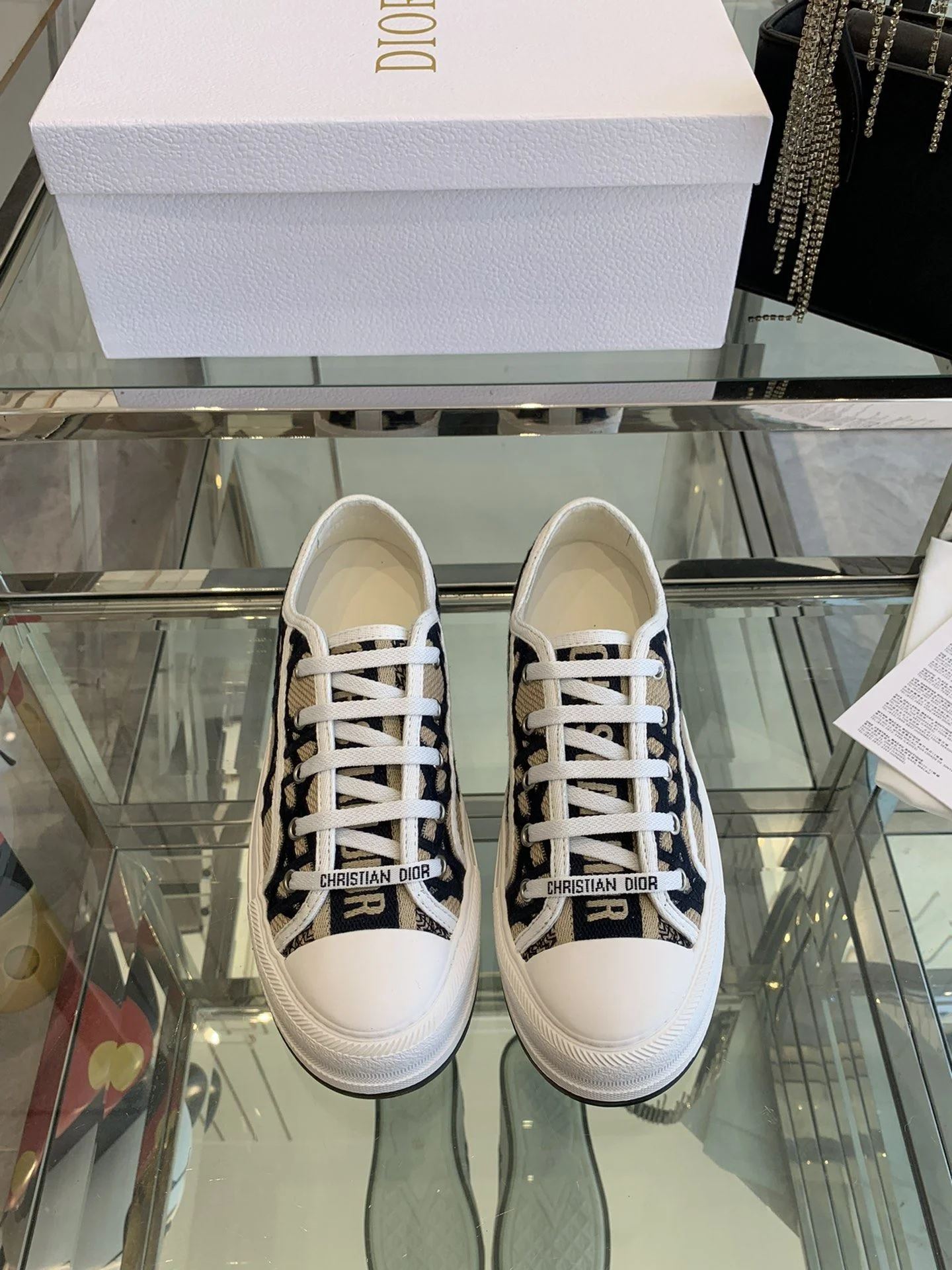 Durable Christian Dior Flat Shoes 21269