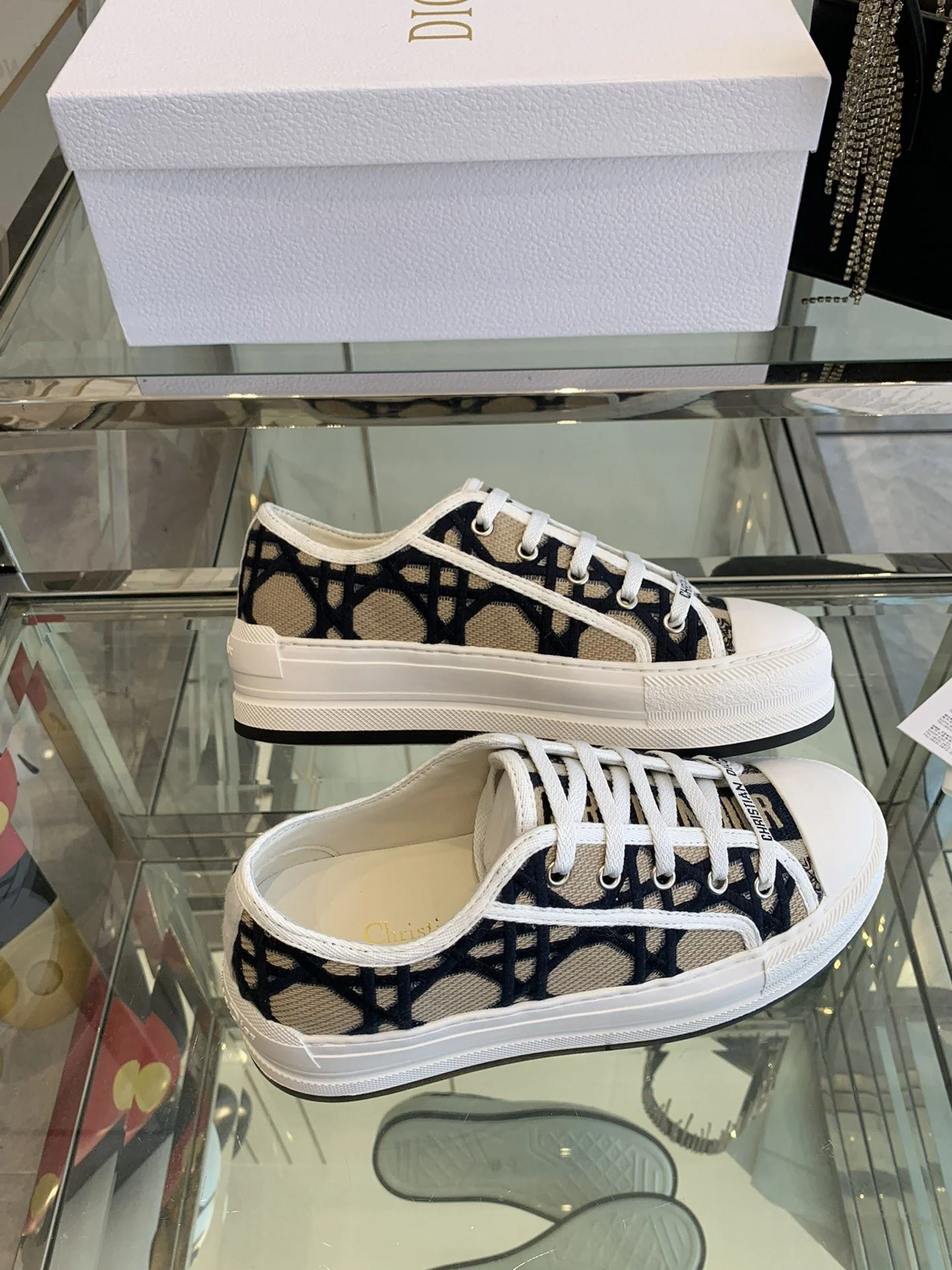 Durable Christian Dior Flat Shoes 21269