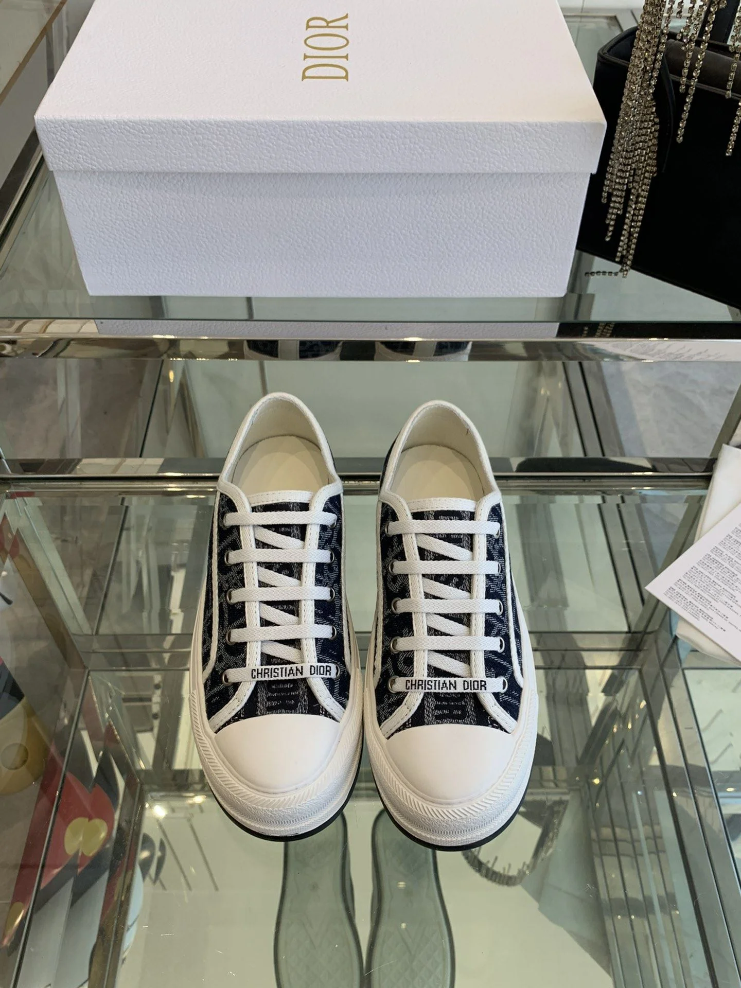 Stylish Christian Dior Flat Shoes 21264