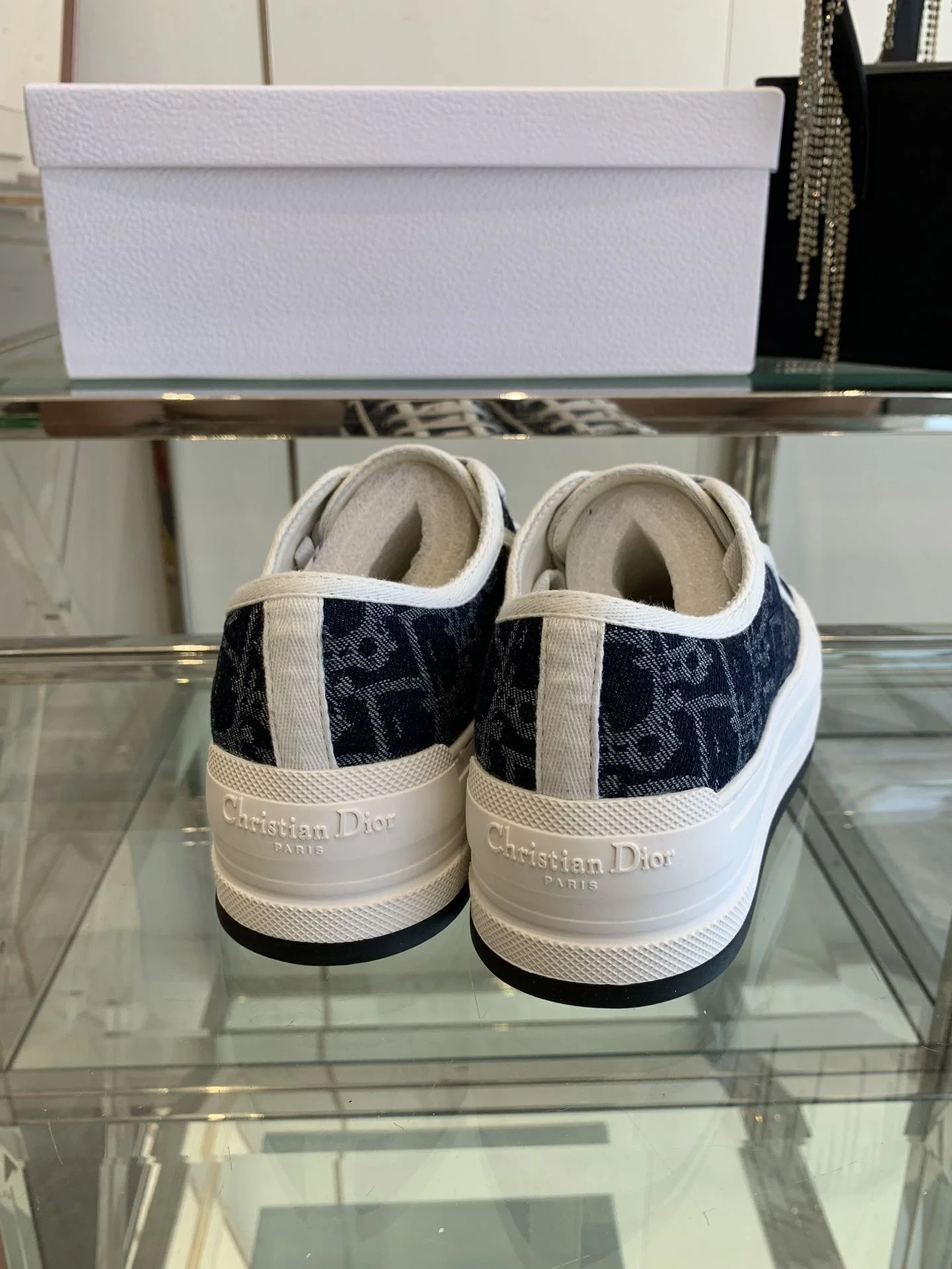 Stylish Christian Dior Flat Shoes 21264