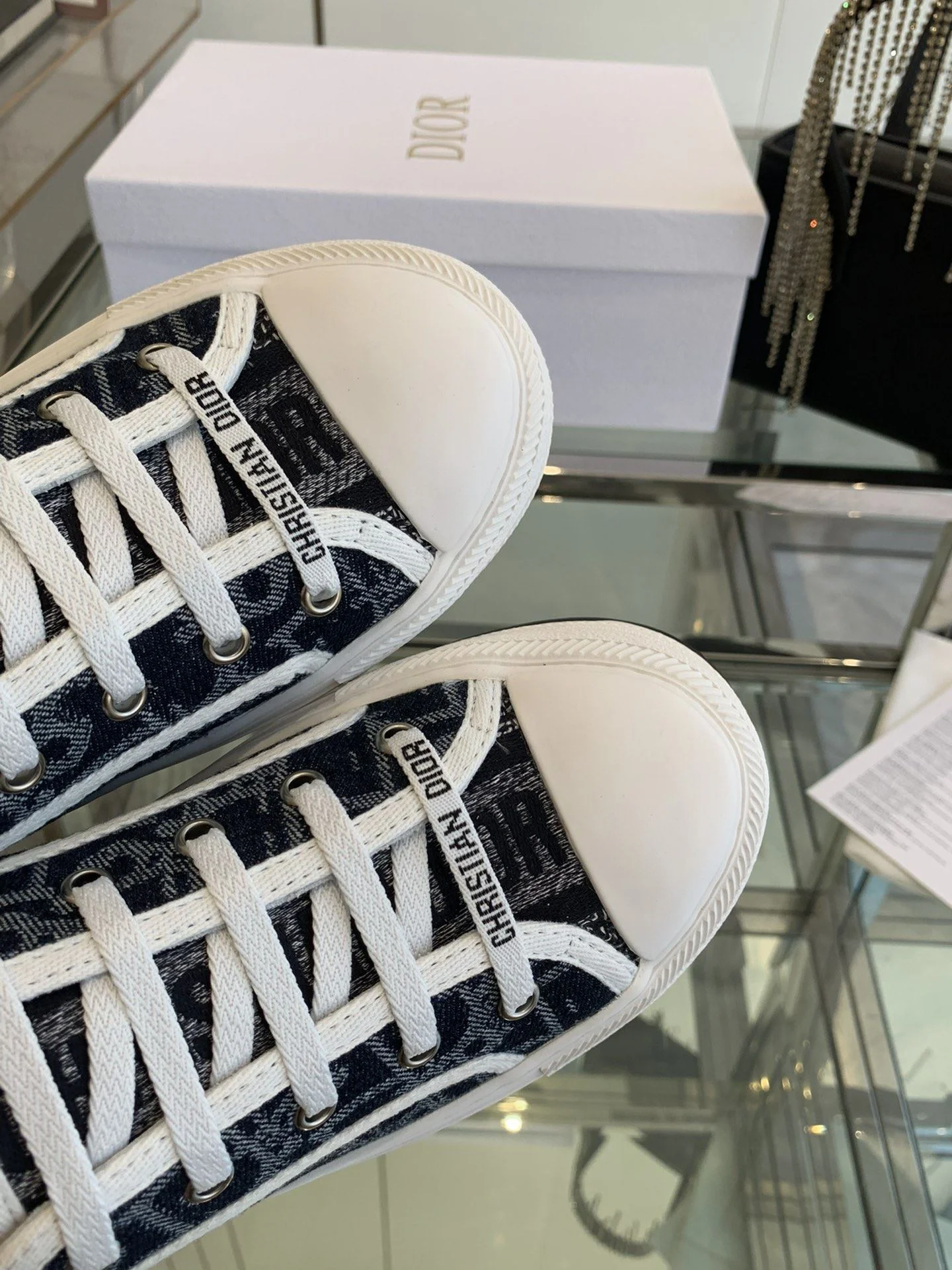 Stylish Christian Dior Flat Shoes 21264