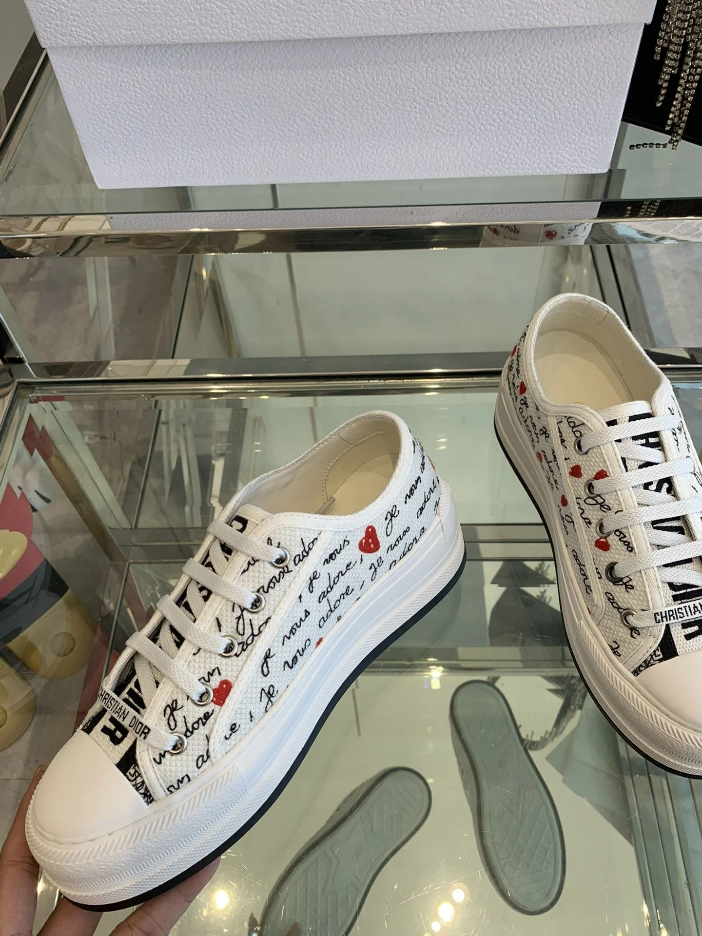 Youthful Christian Dior Flat Shoes 21250