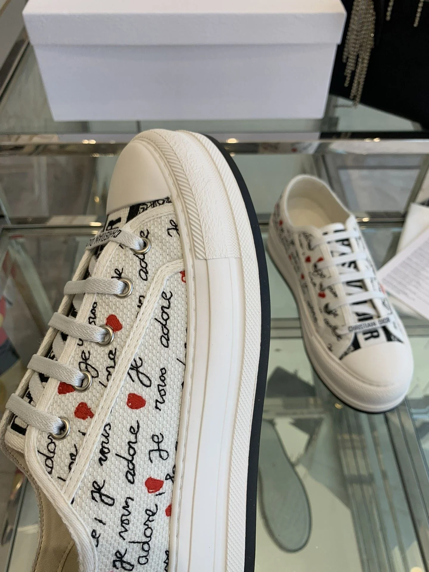 Youthful Christian Dior Flat Shoes 21250