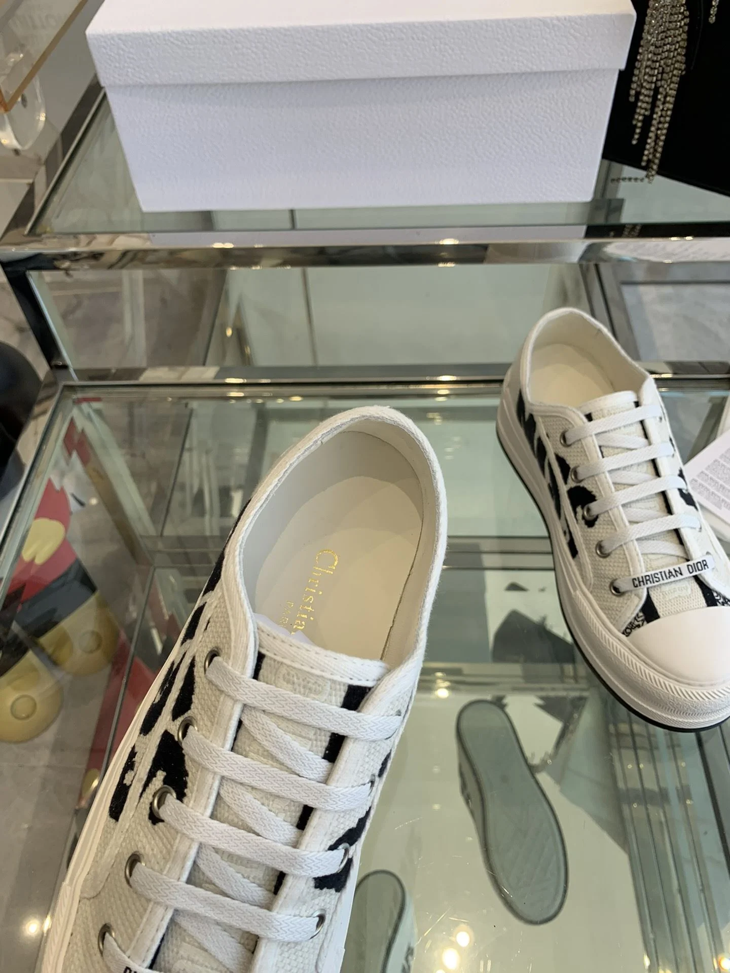 Christian Dior Flat Shoes ModernLook 21249
